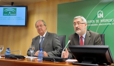 Antonio vila durante la rueda de prensa