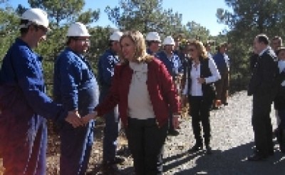 La Consejera de Medio Ambiente visitando uno de los tajos